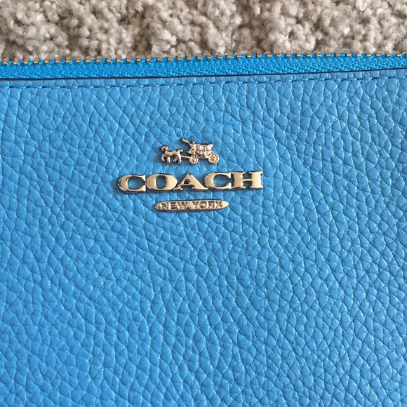 Coach wristlet - Picture 4 of 7